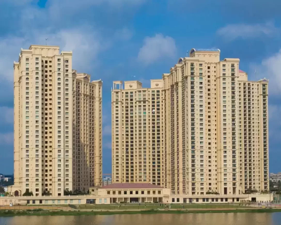 HIRANANDHANI AMALFI