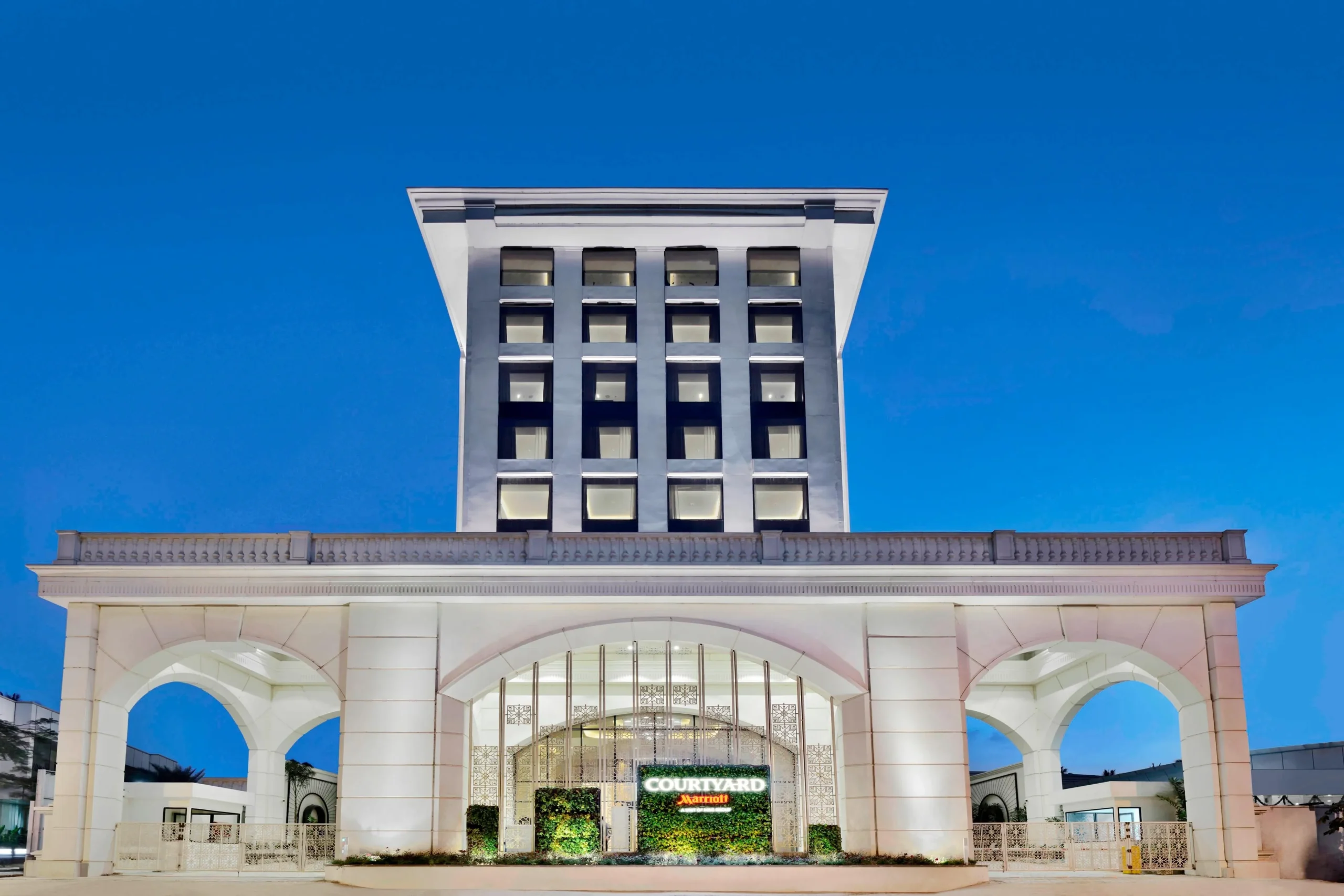 MARRIOTT HOTEL – COURTYARD