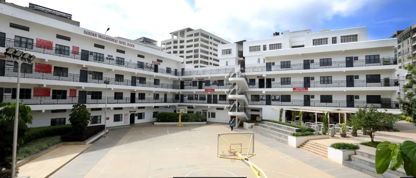 NEW HORIZON COLLEGE - Marathalli